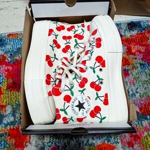 Converse High top Cherries